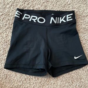 Black Nike Pros 3” XS
